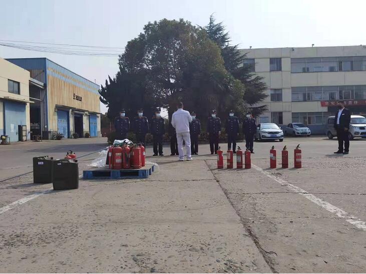 獵鷹保安公司積極組織，開(kāi)展消防實(shí)戰(zhàn)演練，防患于未“燃”